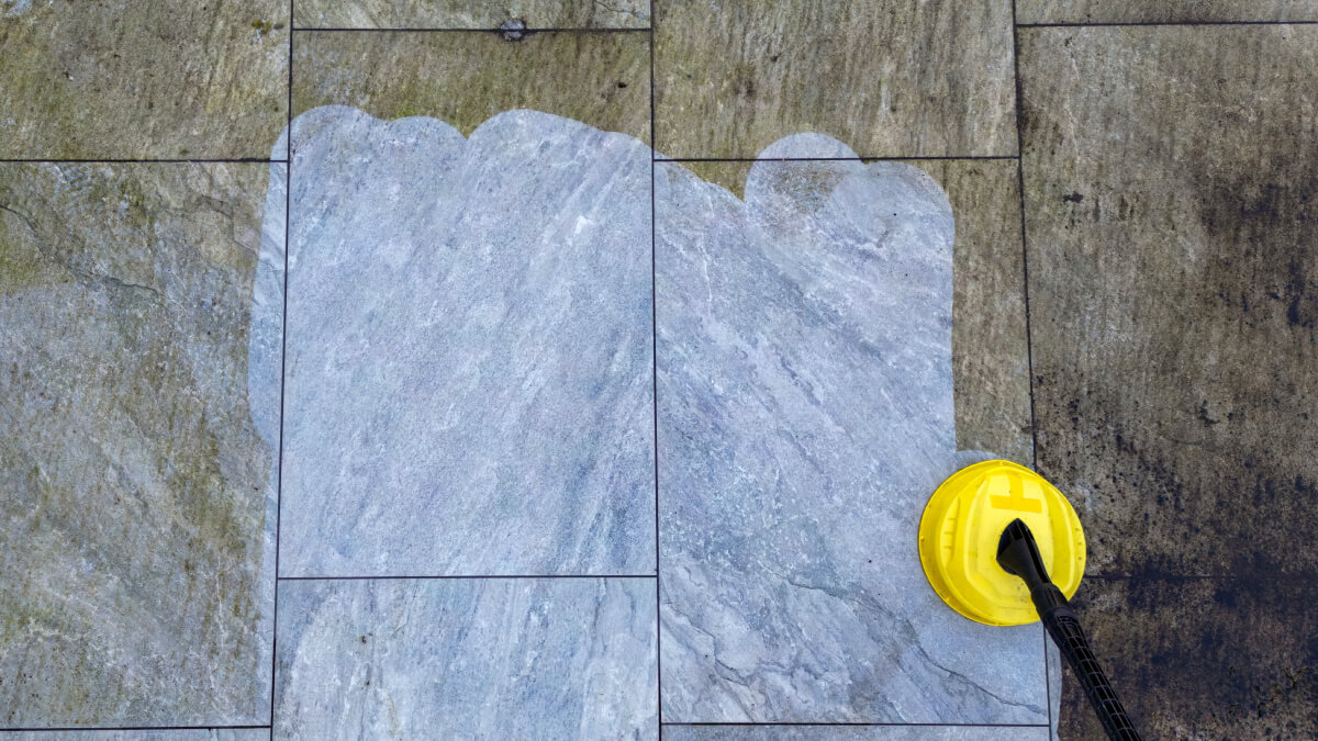 Cleaning porcelain slabs